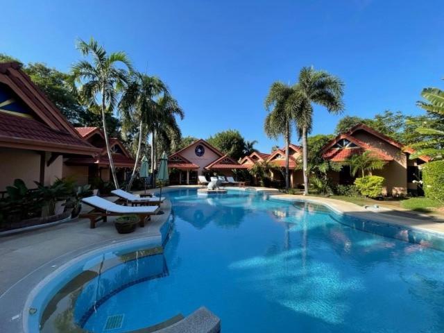 The Pace Phuket Boutique Resort Rawai Экстерьер фото